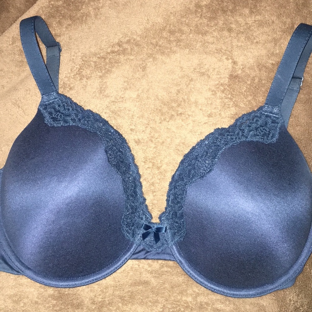 Blue Maidenform comfort devotion. 36DD excellent